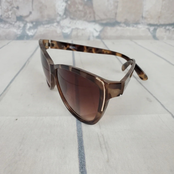 Kenneth Cole Reaction Brown Tortoise Shell Sunglasses - Picture 6 of 14